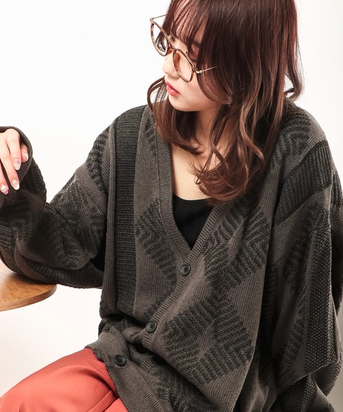 Revo.(レボ)の「ジャガード編み ネイティブ柄 カーディガン(カーディガン/ボレロ・メンズ・ブラック系その他/ブラック/ベージュ/ベージュ系その他・1/2)」の2枚目の写真
