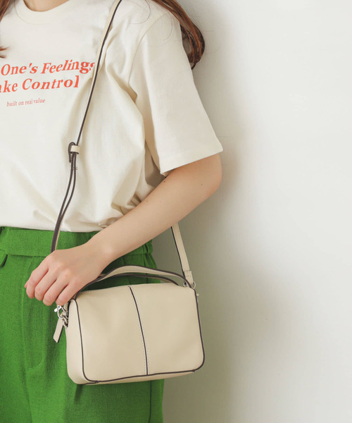 SENSE OF PLACE by URBAN RESEARCH(センスオブプレイスバイアーバンリサーチ)の「2WAYセンターシームプチショルダーバッグ(ショルダーバッグ・レディース・グリーン/ブラック/オレンジ/アイボリー/イエロー・ONE)」の2枚目の写真