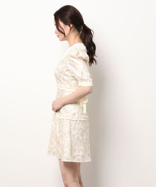 lissi Boutique（リージーブティック）の「【lissi boutique】フラワーパフスリーブサイドリボンレースワンピース（ワンピース・レディース・ベージュ・FREE）」の7枚目の写真