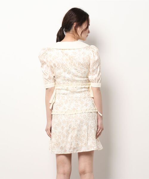 lissi Boutique（リージーブティック）の「【lissi boutique】フラワーパフスリーブサイドリボンレースワンピース（ワンピース・レディース・ベージュ・FREE）」の8枚目の写真