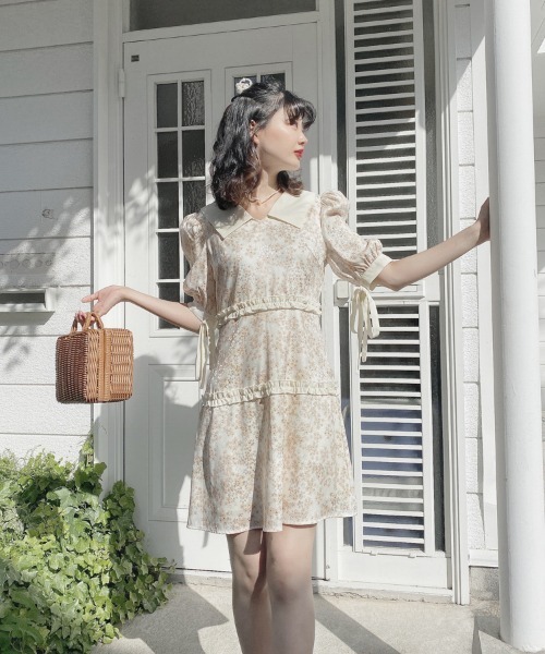 lissi Boutique（リージーブティック）の「【lissi boutique】フラワーパフスリーブサイドリボンレースワンピース（ワンピース・レディース・ベージュ・FREE）」の5枚目の写真