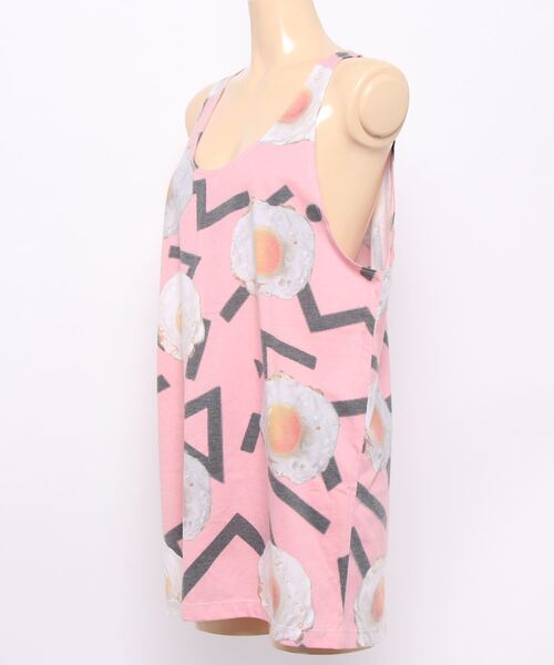 VIBGYOR（ヴィブジョー）の「総柄目玉焼きフォトプリントタンクトップ(YA)（タンクトップ・レディース・ピンク・FREE）」の2枚目の写真