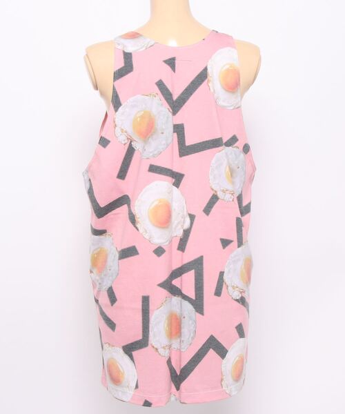 VIBGYOR（ヴィブジョー）の「総柄目玉焼きフォトプリントタンクトップ(YA)（タンクトップ・レディース・ピンク・FREE）」の3枚目の写真