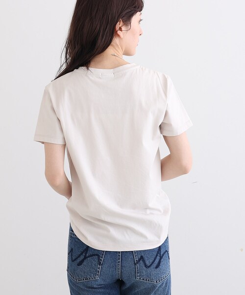 INDIVI（インディヴィ）の「◆【コットン100%】メッセージロゴTシャツ（Tシャツ/カットソー・レディース・ホワイト/チャコールグレー/ライトブルー/ライトベージュ・38/34/05/15 /13/19）」の15枚目の写真