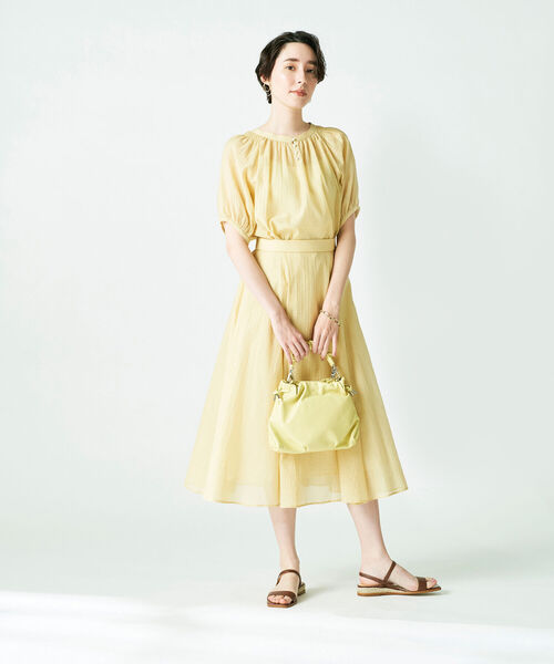 NOLLEY’S Sophi（ノーリーズソフィ）の「◇【WEB限定】カラミワッシャー2WAYパール釦ブラウス（シャツ/ブラウス・レディース・ライトブルー/ブラック/イエロー/ブルー/ラベンダー・38）」の22枚目の写真