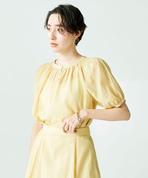NOLLEY’S Sophi（ノーリーズソフィ）の「◇【WEB限定】カラミワッシャー2WAYパール釦ブラウス（シャツ/ブラウス・レディース・ライトブルー/ブラック/イエロー/ブルー/ラベンダー・38）」の17枚目の写真