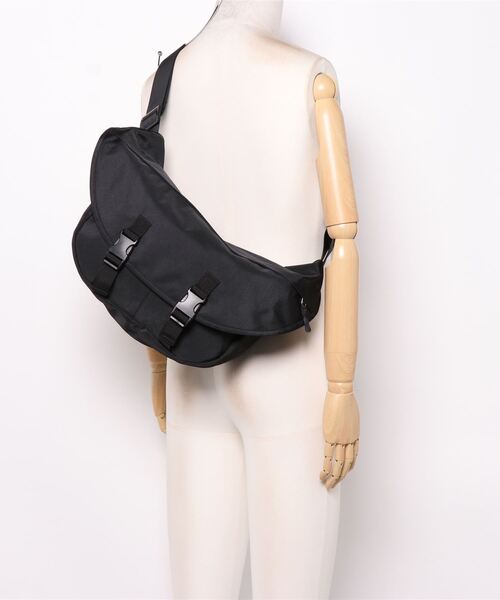 Fun & Daily（ファンアンドデイリー）の「Nylon Messenger Bag（ショルダーバッグ・メンズ・ブラック・FREE）」の12枚目の写真