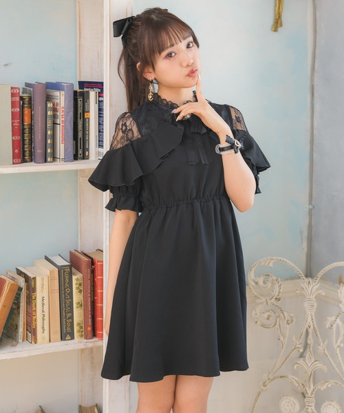 ❤︎ ROJITA 肩レースブローチ付き半袖ワンピース（ブラック） ❤︎ ロジータ ROJITA 肩レースブローチ付き半袖ワンピース