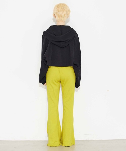 X-girl（エックスガール）の「CROSS JACQUARD CARDIGAN/ボリュームスリーブ/ショート丈 フード付きカーディガン/パーカー（カーディガン/ボレロ・レディース・ブラック/ホワイト/ダークグリーン・ONE SIZE）」の12枚目の写真