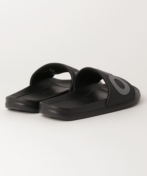 OAKLEY(オークリー)の「OAKLEY/オークリー OAKLEY B1B SLIDE 2/オークリー ビーワンビー スライド サンダル FOF100293(サンダル・メンズ・ブラック・26.0cm/28.0cm/27.0cm)」の2枚目の写真