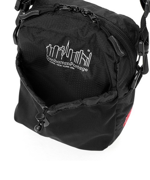 Manhattan Portage（マンハッタンポーテージ）の「Greenway Mini-Shoulder Bag Ripstop Nylon（ショルダーバッグ・メンズ・ブラック・X-SMALL）」の9枚目の写真