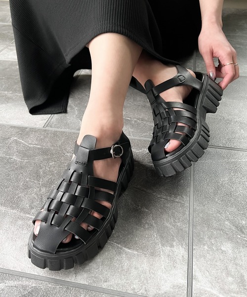 AMOUR BOX(アムールボックス)の「トラックソールグルカサンダル(サンダル・レディース・ブラック/ホワイト・36/37/38/39/40)」の5枚目の写真