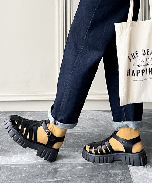 AMOUR BOX(アムールボックス)の「トラックソールグルカサンダル(サンダル・レディース・ブラック/ホワイト・36/37/38/39/40)」の12枚目の写真