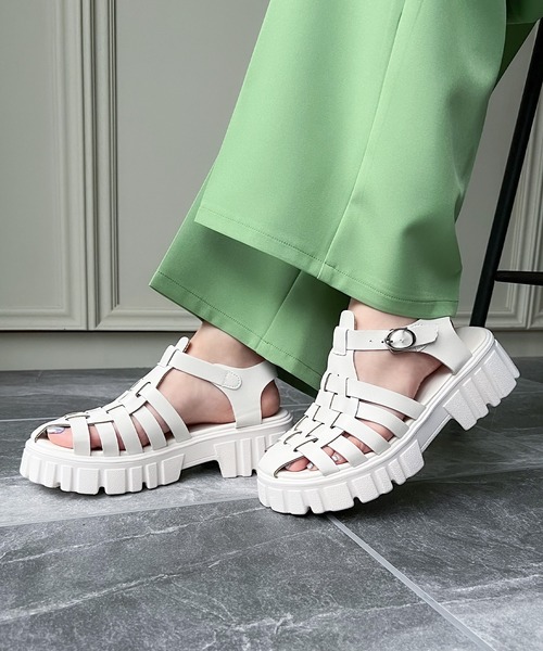 AMOUR BOX(アムールボックス)の「トラックソールグルカサンダル(サンダル・レディース・ブラック/ホワイト・36/37/38/39/40)」の4枚目の写真