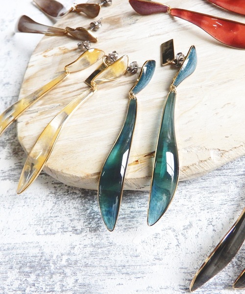 The Rule(ザルール)の「The Rule ザルール:Veronica pierced earring:リーフ型 ベロニカピアス(ピアス(両耳用)・レディース・ブラック/ベージュ/レッド/ゴールド/グリーン・FREE)」の6枚目の写真
