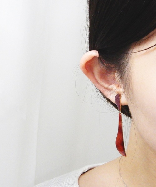 The Rule(ザルール)の「The Rule ザルール:Veronica pierced earring:リーフ型 ベロニカピアス(ピアス(両耳用)・レディース・ブラック/ベージュ/レッド/ゴールド/グリーン・FREE)」の8枚目の写真