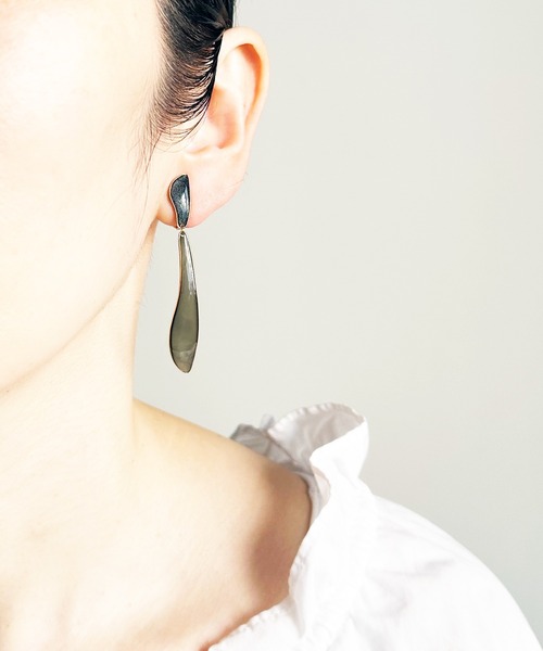 The Rule(ザルール)の「The Rule ザルール:Veronica pierced earring:リーフ型 ベロニカピアス(ピアス(両耳用)・レディース・ブラック/ベージュ/レッド/ゴールド/グリーン・FREE)」の20枚目の写真