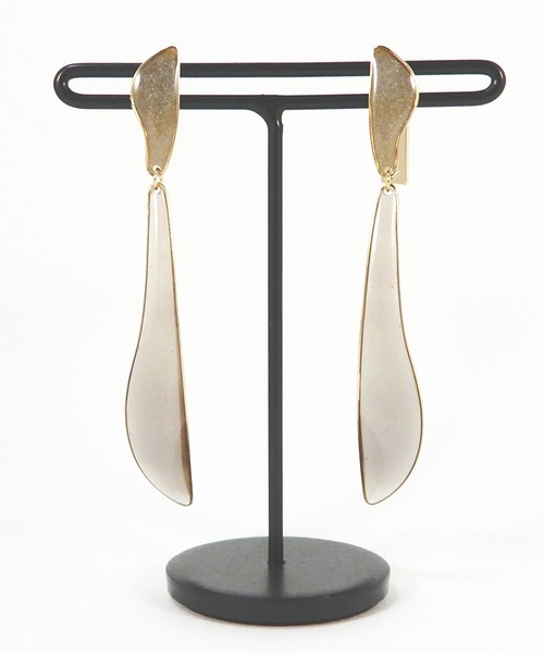 The Rule(ザルール)の「The Rule ザルール:Veronica pierced earring:リーフ型 ベロニカピアス(ピアス(両耳用)・レディース・ブラック/ベージュ/レッド/ゴールド/グリーン・FREE)」の17枚目の写真
