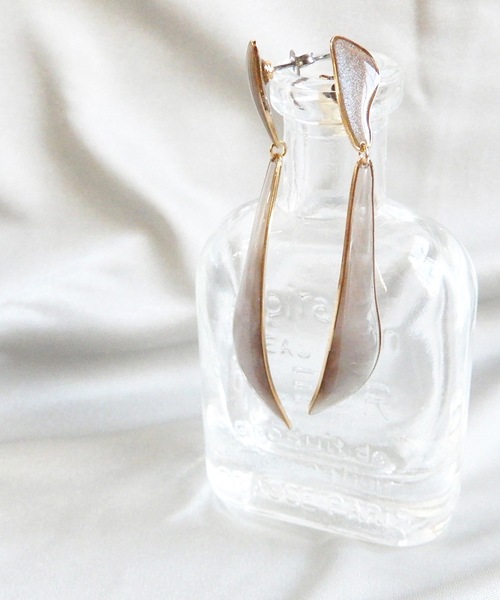 The Rule(ザルール)の「The Rule ザルール:Veronica pierced earring:リーフ型 ベロニカピアス(ピアス(両耳用)・レディース・ブラック/ベージュ/レッド/ゴールド/グリーン・FREE)」の21枚目の写真