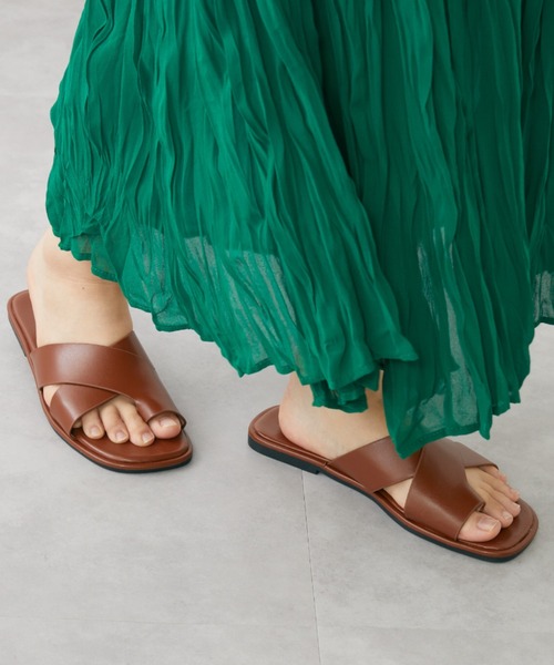 mebole(メボレ)の「クロストングフラットサンダル(サンダル・レディース・ホワイト/ブラック/ブラウン・SMALL/MEDIUM/LARGE)」の11枚目の写真