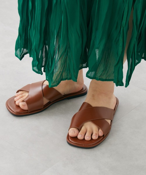 mebole(メボレ)の「クロストングフラットサンダル(サンダル・レディース・ホワイト/ブラック/ブラウン・SMALL/MEDIUM/LARGE)」の12枚目の写真