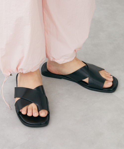 mebole(メボレ)の「クロストングフラットサンダル(サンダル・レディース・ホワイト/ブラック/ブラウン・SMALL/MEDIUM/LARGE)」の19枚目の写真
