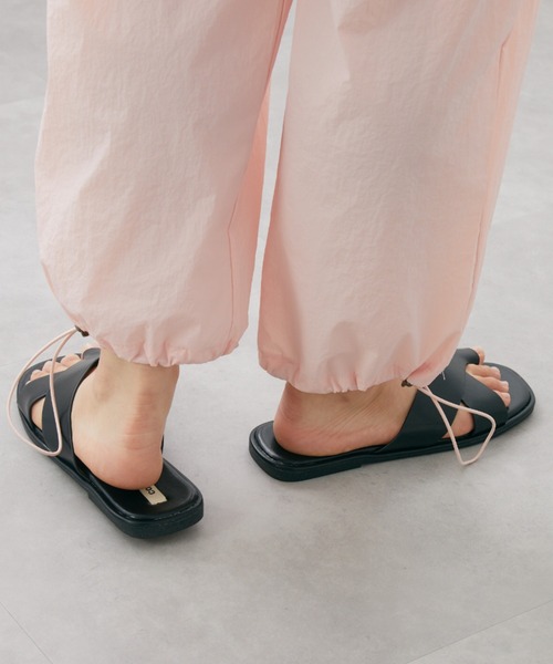 mebole(メボレ)の「クロストングフラットサンダル(サンダル・レディース・ホワイト/ブラック/ブラウン・SMALL/MEDIUM/LARGE)」の22枚目の写真