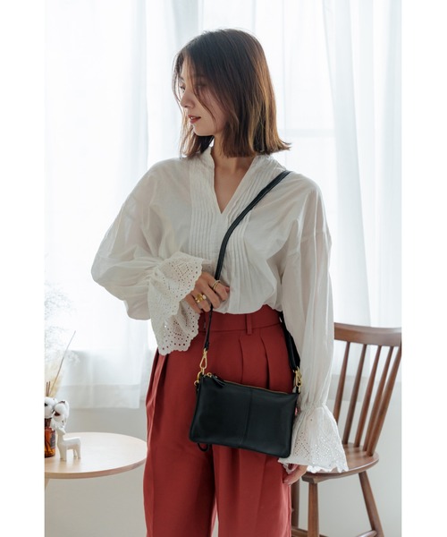 MCM　ショルダーバッグ　サコッシュ　本革　ミニバッグ DEVICE｜本革 スリムミニショルダーバッグ サコッシュ ミニ