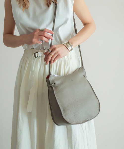 NOMBRE IMPAIR(ノンブルアンペール)の「【BEAURE】 1ショルダースクエアライクBAG(ショルダーバッグ・レディース・ブラック/グレー/シルバー・FREE)」の2枚目の写真