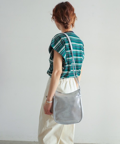 NOMBRE IMPAIR(ノンブルアンペール)の「【BEAURE】 1ショルダースクエアライクBAG(ショルダーバッグ・レディース・ブラック/グレー/シルバー・FREE)」の5枚目の写真