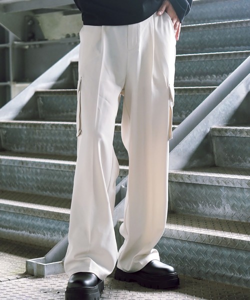 G.O.C（ジーオーシー）の「タック ワイド カーゴ トラウザー（カーゴパンツ・メンズ・オフホワイト/ブルー/ブラック・MEDIUM/LARGE）」の2枚目の写真