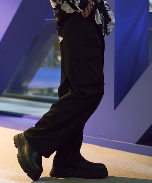 G.O.C（ジーオーシー）の「タック ワイド カーゴ トラウザー（カーゴパンツ・メンズ・オフホワイト/ブルー/ブラック・MEDIUM/LARGE）」の4枚目の写真