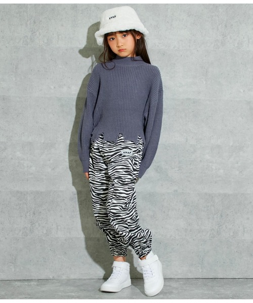 ANAP kids（アナップキッズ）の「ダメージクロップド丈ニットトップスセーター（ニット/セーター・キッズ・ネイビー/ピンク/ブラック/アイボリー・110cm/120cm/130cm）」の12枚目の写真