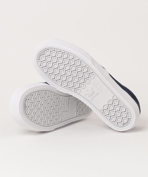 adidas(アディダス)の「コートラリー スリッポン / Court Rallye Slip-On / アディダスオリジナルス(スリッポン・メンズ・ホワイト・22.5cm/23.5cm/24.5cm/25.5cm/23.0cm/24.0cm/25.0cm/29.0cm/28.5cm/26.0cm/26.5cm/27.0cm/27.5cm/28.0cm/22.0cm)」の11枚目の写真