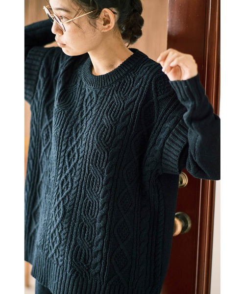 and myera(アンド マイラ)の「and myera アランニットセーター(ニット/セーター・レディース・ブラック/キナリ・MEDIUM/LARGE/X-LARGE/SMALL)」の17枚目の写真