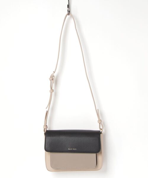 NATURAL BEAUTY（ナチュラルビューティー）の「【NATURAL BEAUTY BAG & WALLET】アミ ショルダーバッグ（ショルダーバッグ・レディース・ピンク/グレー系その他/ベージュ/グリーン・FREE）」の2枚目の写真