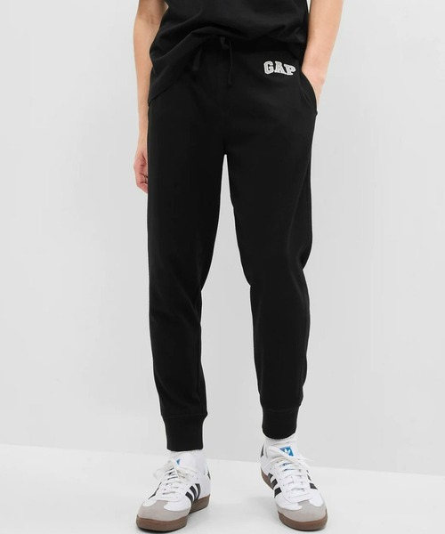 GAP(ギャップ)の「GAPアーチロゴ フレンチテリージョガーパンツ(ユニセックス)(スウェットパンツ・メンズ・ブラック/グレー/オフホワイト/ネイビー/ベージュ・XS/S/M/L/XL/XXS)」の1枚目の写真