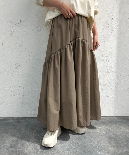 apres jour mignon（アプレジュールミニョン）の「ボリュームデザインスカート【ZOZOTOWN限定アイテム】（スカート・レディース・アイボリー/ベージュ/ブラック/その他/ブルー/チャコールグレー/ブルー系その他/ブラック系その他・MEDIUM/SMALL/X-LARGE）」の5枚目の写真