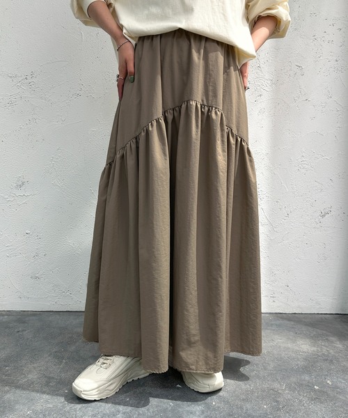 apres jour mignon（アプレジュールミニョン）の「ボリュームデザインスカート【ZOZOTOWN限定アイテム】（スカート・レディース・アイボリー/ベージュ/ブラック/その他/ブルー/チャコールグレー/ブルー系その他/ブラック系その他・MEDIUM/SMALL/X-LARGE）」の9枚目の写真