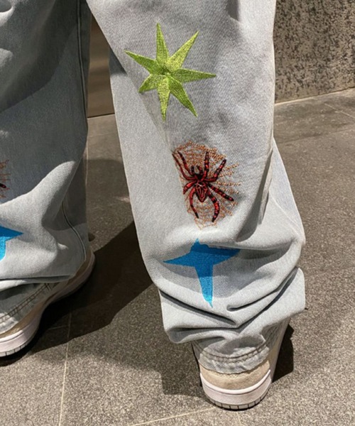 BENDER TOKYO】バック刺繍デザイン デニムパンツ（デニムパンツ