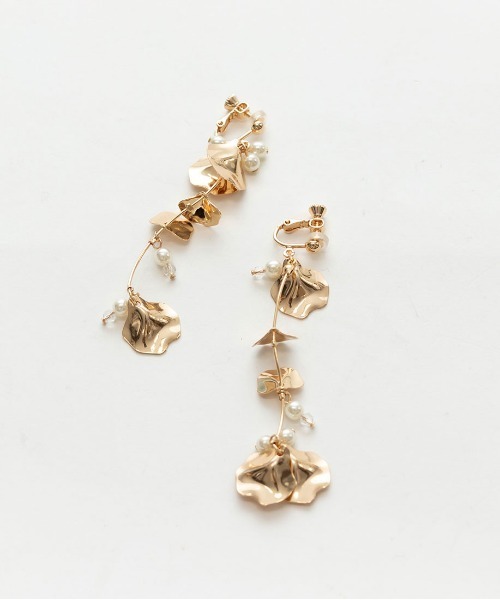 RANDA（ランダ）の「フラワーペタルイヤリング（イヤリング・レディース・ゴールド/シルバー・FREE）」の9枚目の写真