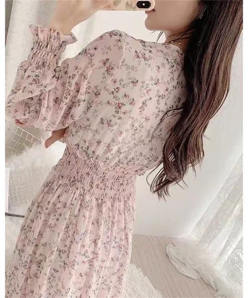 Ritzy(リッツィー)の「レトロ花柄フレアワンピース(ワンピース・レディース・アイボリー/ブルー系/パープル/ピンク系・M/L)」の18枚目の写真
