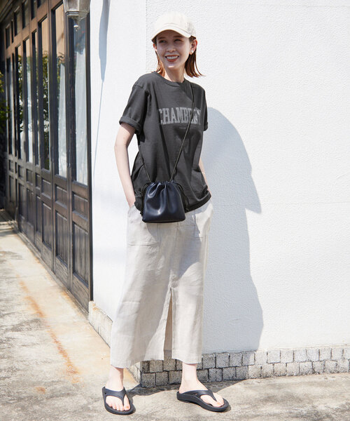 SLOBE IENA（スローブイエナ）の「CHAMBERYロゴTEE（Tシャツ/カットソー・レディース・チャコールグレー/ホワイト/ブルー・FREE）」の5枚目の写真