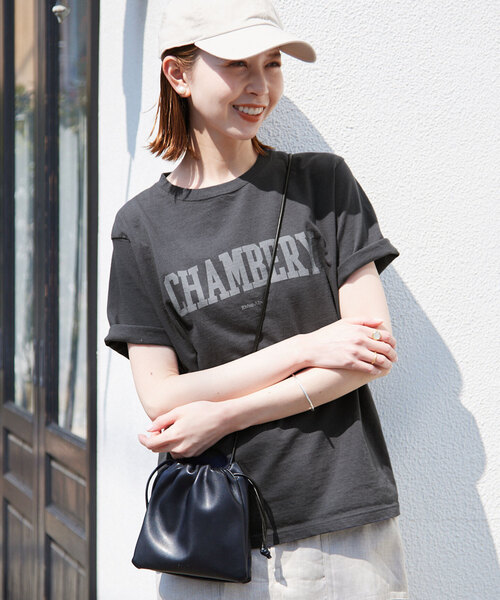 SLOBE IENA（スローブイエナ）の「CHAMBERYロゴTEE（Tシャツ/カットソー・レディース・チャコールグレー/ホワイト/ブルー・FREE）」の9枚目の写真