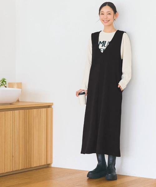 coca（coca）（コカ）の「エンボス加工Vネックワンピース（ジャンパースカート・レディース・ブラック・ONE SIZE）」の9枚目の写真