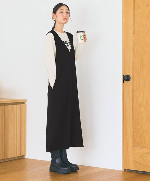 coca（coca）（コカ）の「エンボス加工Vネックワンピース（ジャンパースカート・レディース・ブラック・ONE SIZE）」の12枚目の写真