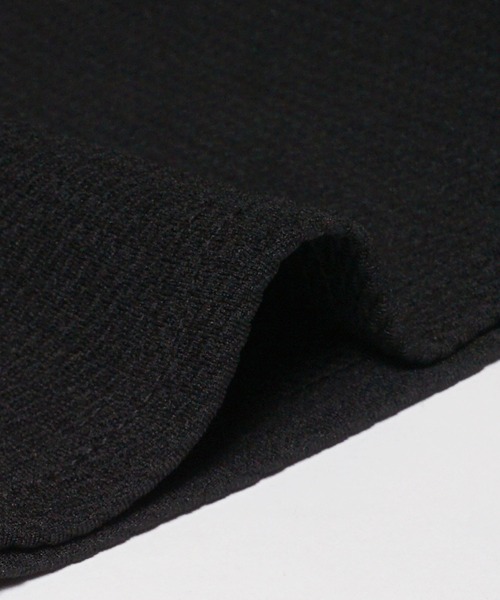 coca（coca）（コカ）の「エンボス加工Vネックワンピース（ジャンパースカート・レディース・ブラック・ONE SIZE）」の16枚目の写真