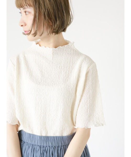 Samansa Mos2 blue(サマンサモスモスブルー)の「ふくれジャカードボトルネックTシャツ(Tシャツ/カットソー・レディース・ブラック/イエロー/キナリ・MEDIUM/LARGE)」の2枚目の写真