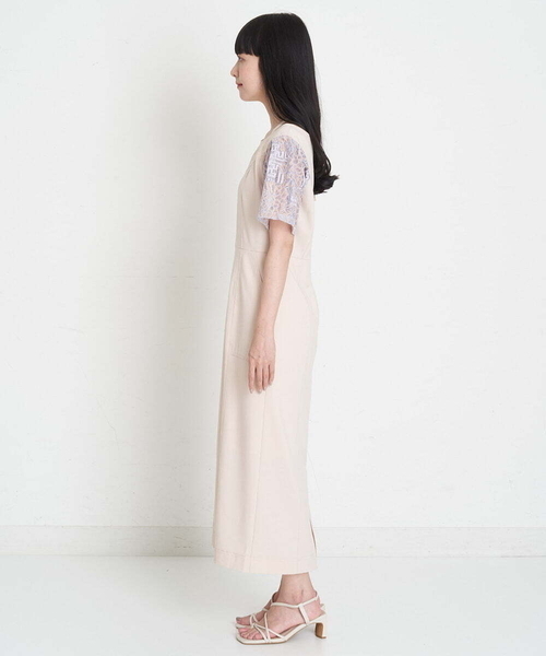 A de a.v.v（アードアー・ヴェ・ヴェ）の「刺繍入りケミカルレースオフショルダーワンピース（ドレス・レディース・ベージュ/ブラック・36/38）」の11枚目の写真