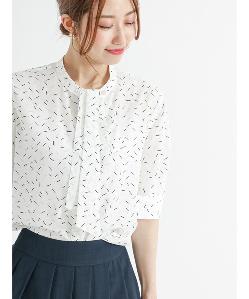 Te chichi（テチチ）の「柄アソート5分袖2WAYボウタイブラウス（シャツ/ブラウス・レディース・ネイビー/ベージュ/オフホワイト/イエロー・F）」の2枚目の写真